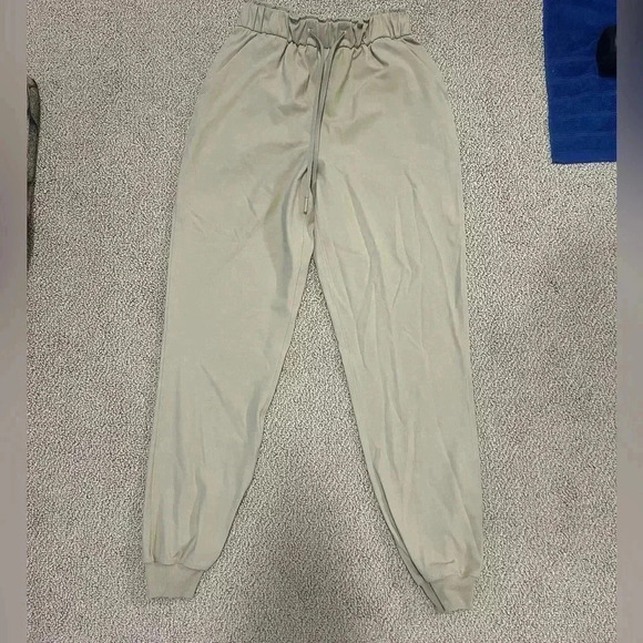 lululemon athletica Pants - Lululemon Size 4 Stretch High-Rise Jogger Finch Yellow